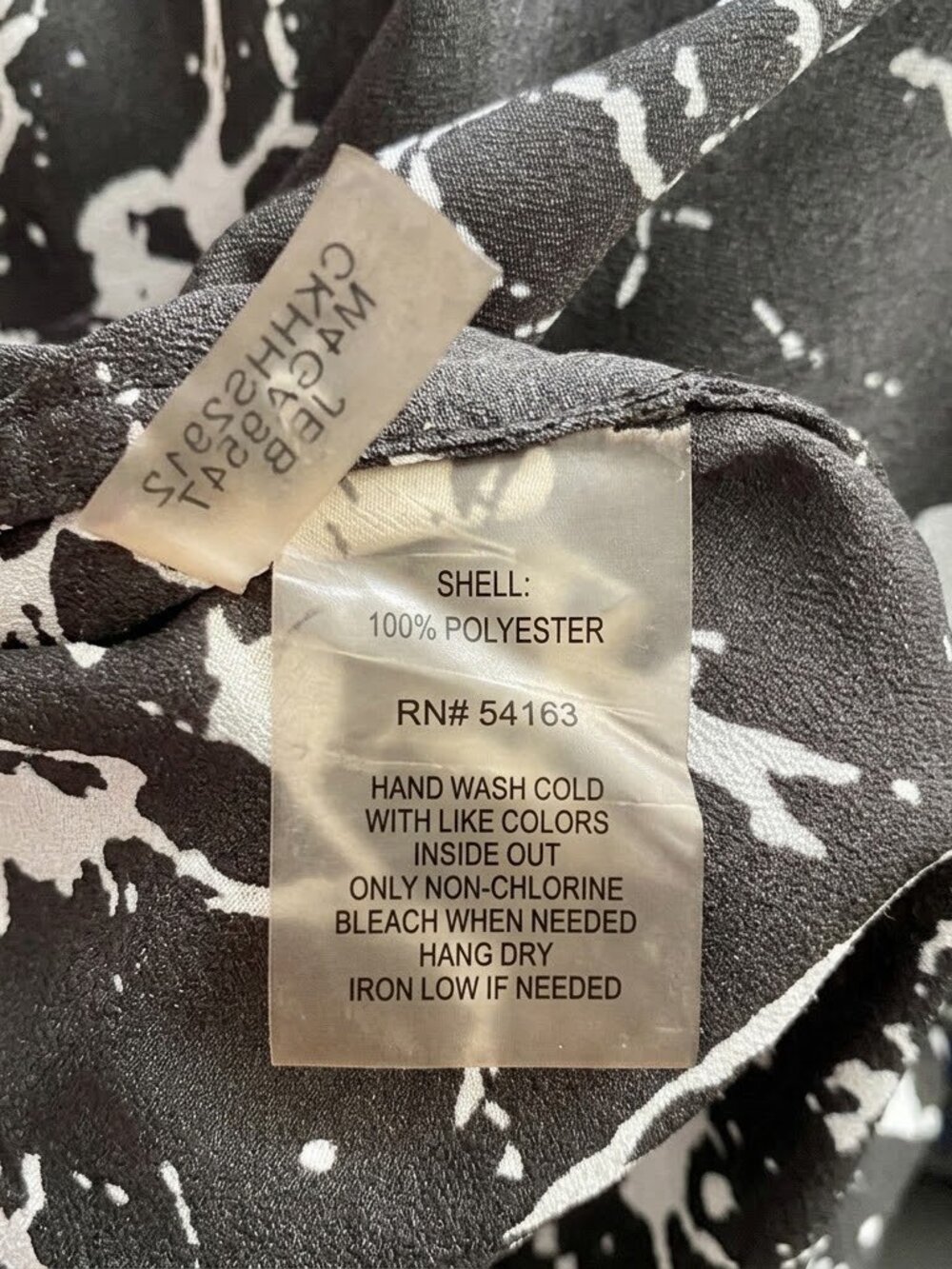 Calvin Klein Printed Roll Tab Sleeve Blouse - Picture 7 of 8